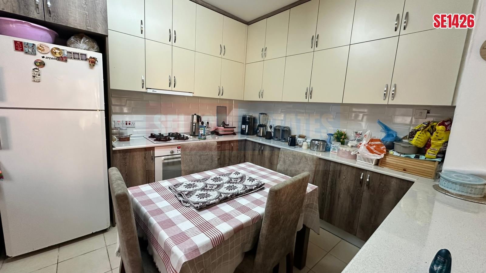 SE1426_0773cc2f6d74 Spacious Furnished Apartment with a Garden