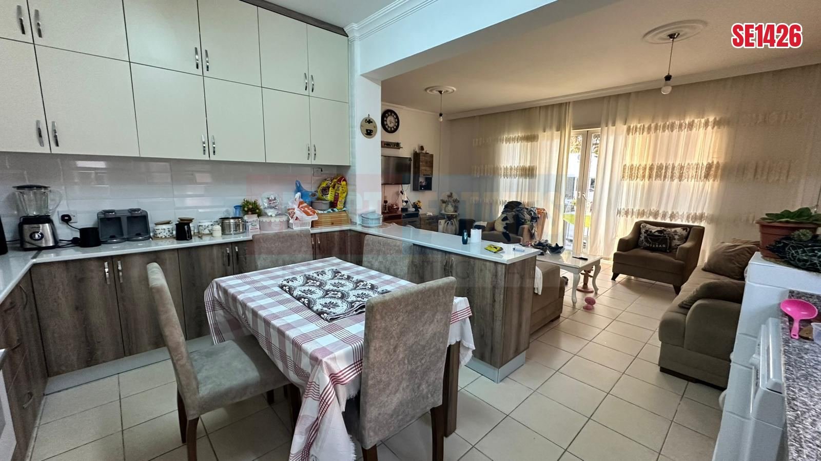 SE1426_07c6b5241ace Spacious Furnished Apartment with a Garden