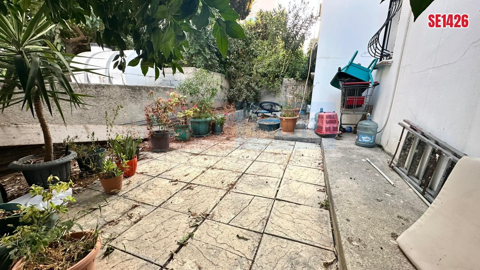 SE1426_18c5389f3ed1 Spacious Furnished Apartment with a Garden