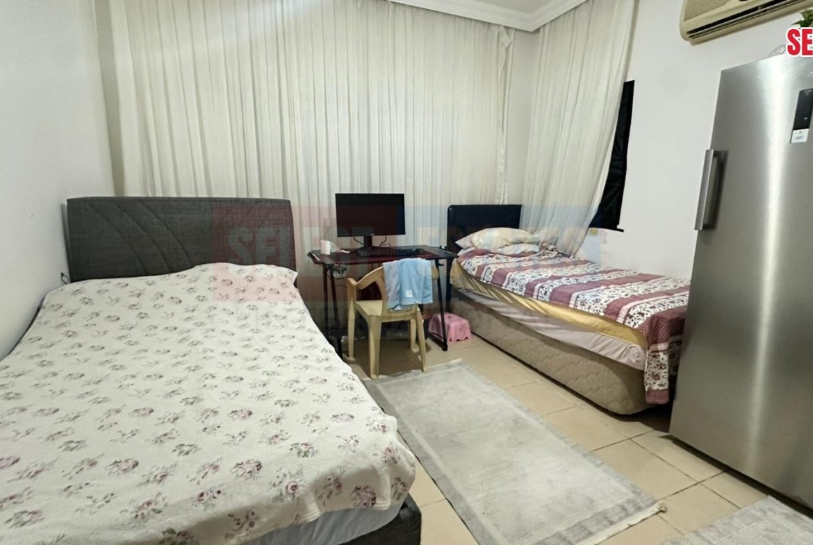 Spacious Furnished Apartment with a Garden