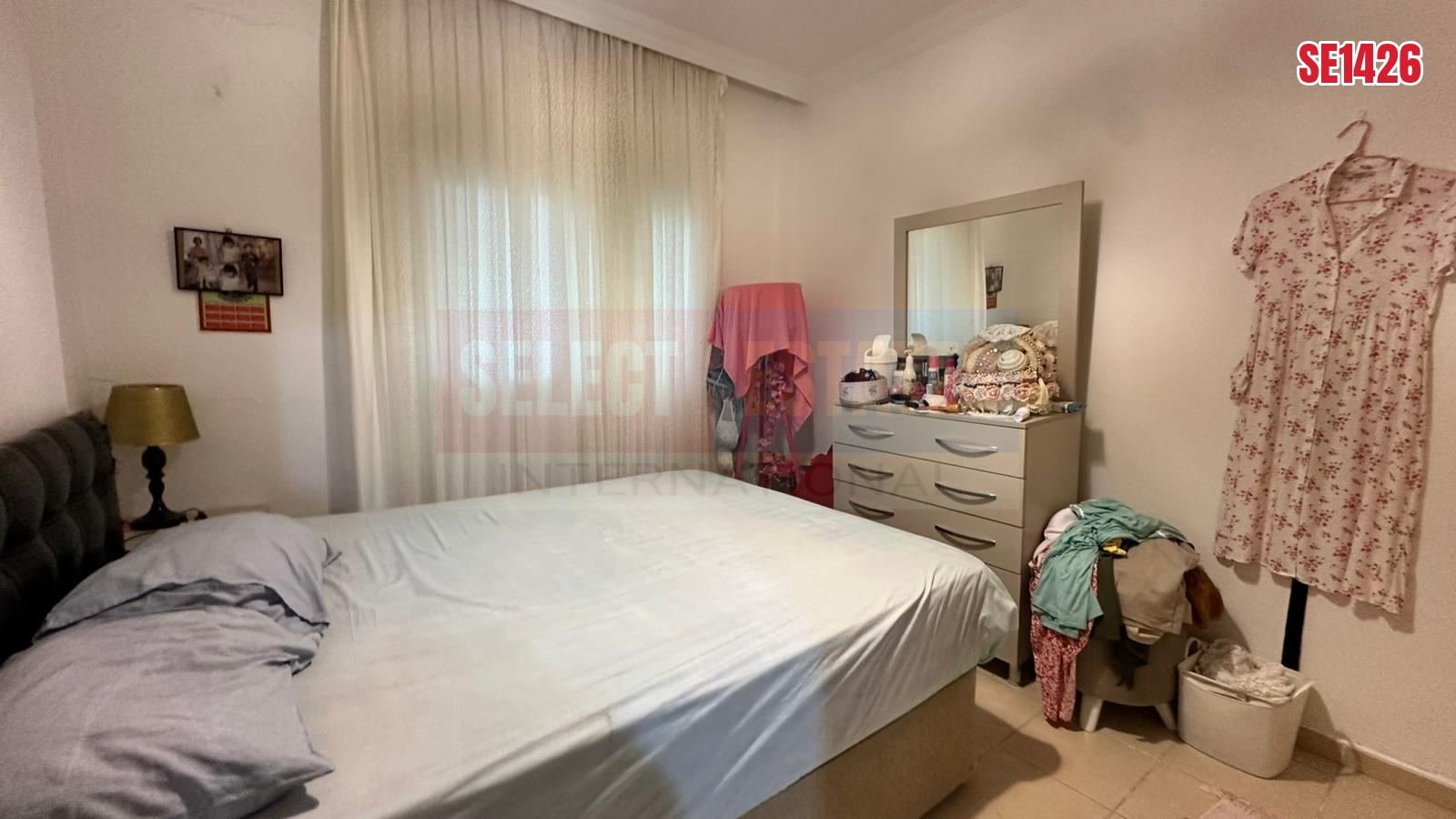 SE1426_96c06985b1a0 Spacious Furnished Apartment with a Garden