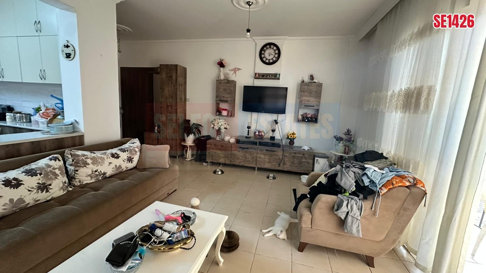 SE1426_a510b03cdfb3 Spacious Furnished Apartment with a Garden