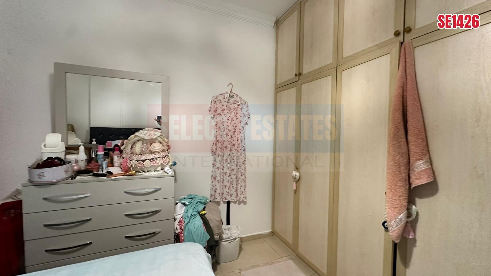 SE1426_b327e79730d2 Spacious Furnished Apartment with a Garden