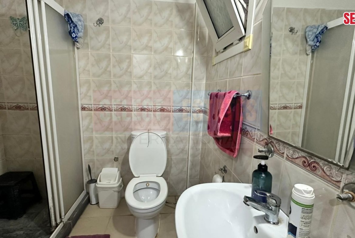 Spacious Furnished Apartment with a Garden