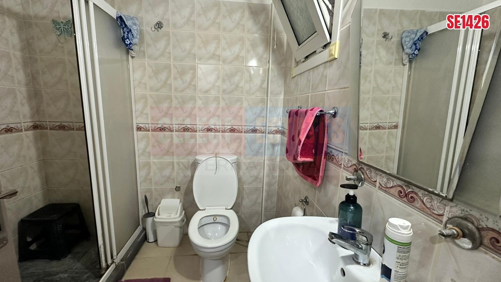 SE1426_ccdd71058b00 Spacious Furnished Apartment with a Garden