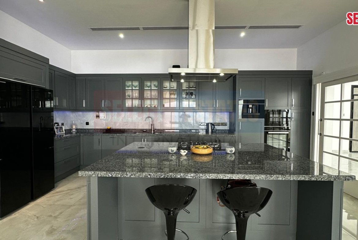 An Unrivaled Mansion at the Peak of Kyrenia