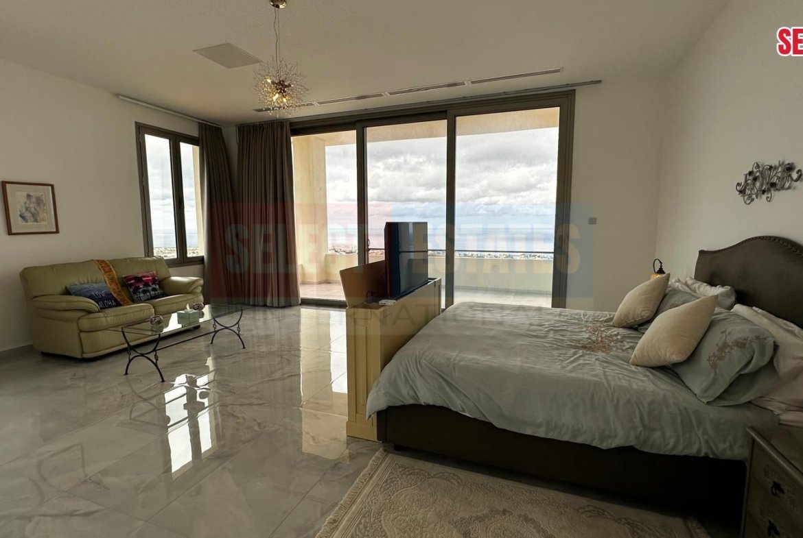 An Unrivaled Mansion at the Peak of Kyrenia