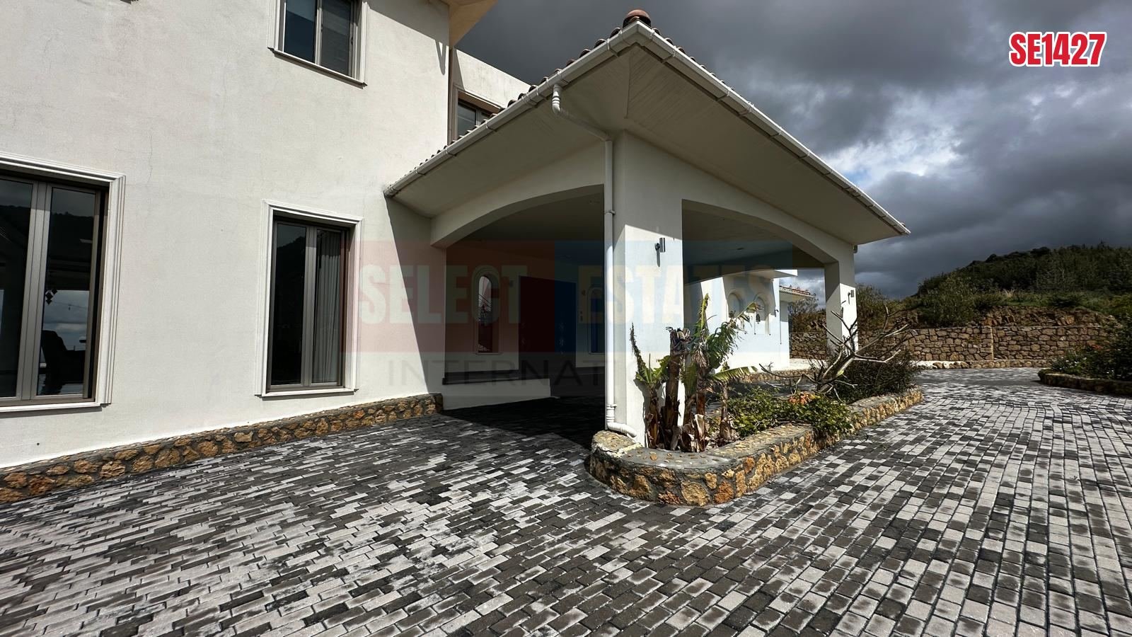 An Unrivaled Mansion at the Peak of Kyrenia