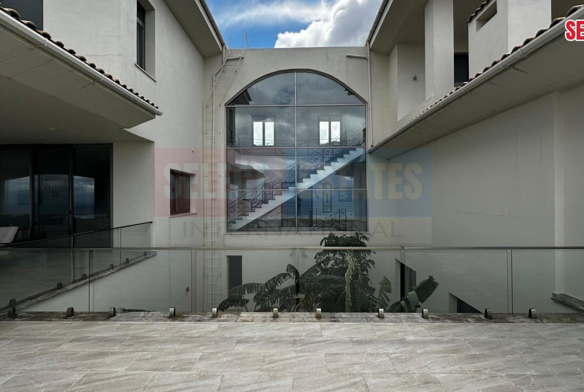 An Unrivaled Mansion at the Peak of Kyrenia