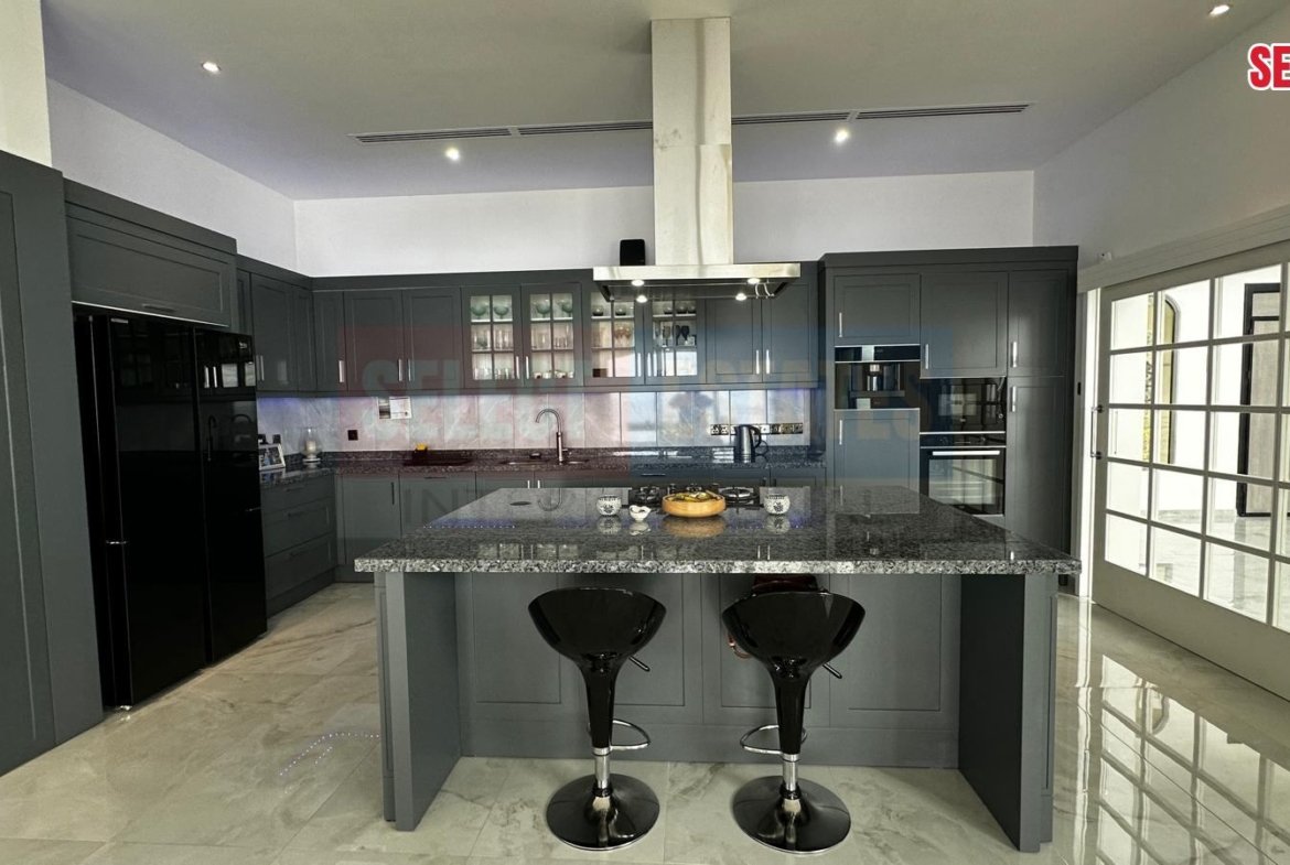 An Unrivaled Mansion at the Peak of Kyrenia