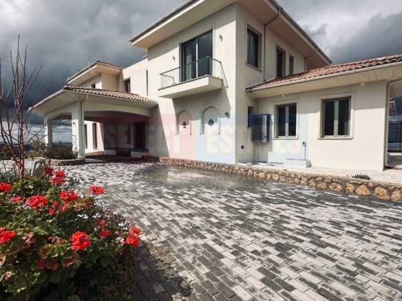 An Unrivaled Mansion at the Peak of Kyrenia