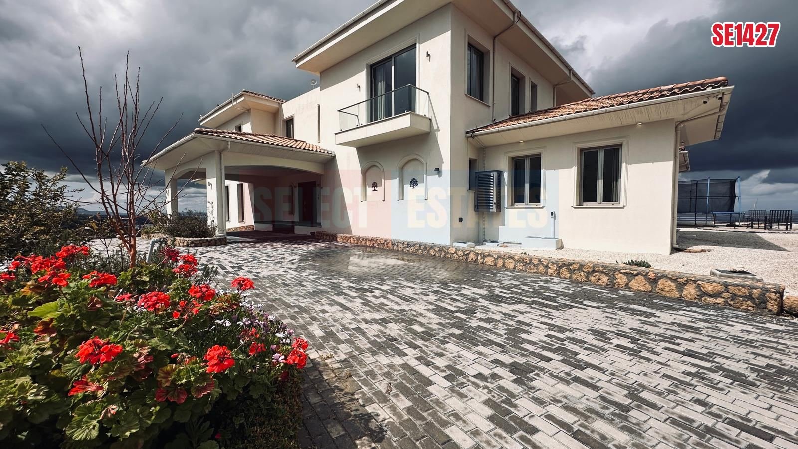 An Unrivaled Mansion at the Peak of Kyrenia