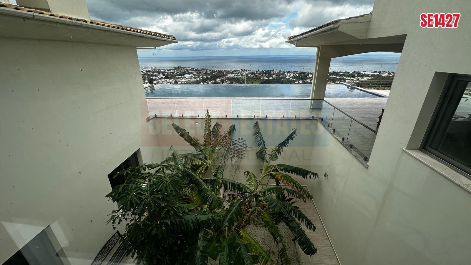 An Unrivaled Mansion at the Peak of Kyrenia