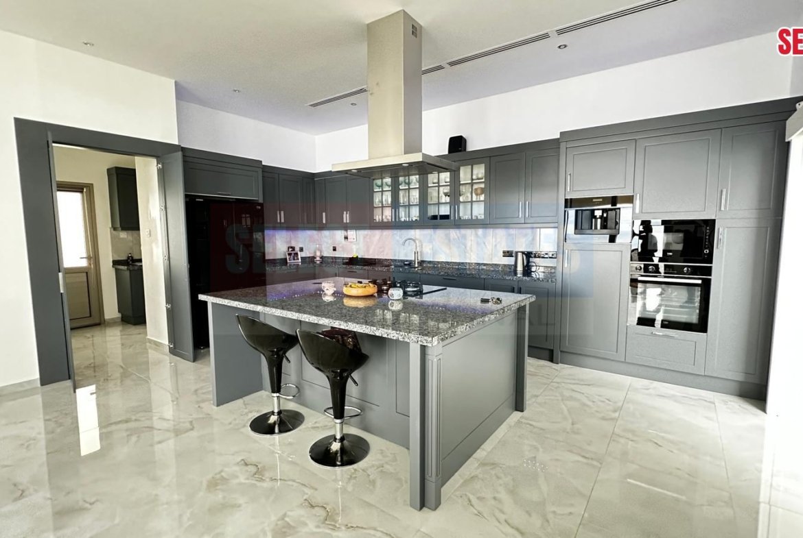 An Unrivaled Mansion at the Peak of Kyrenia