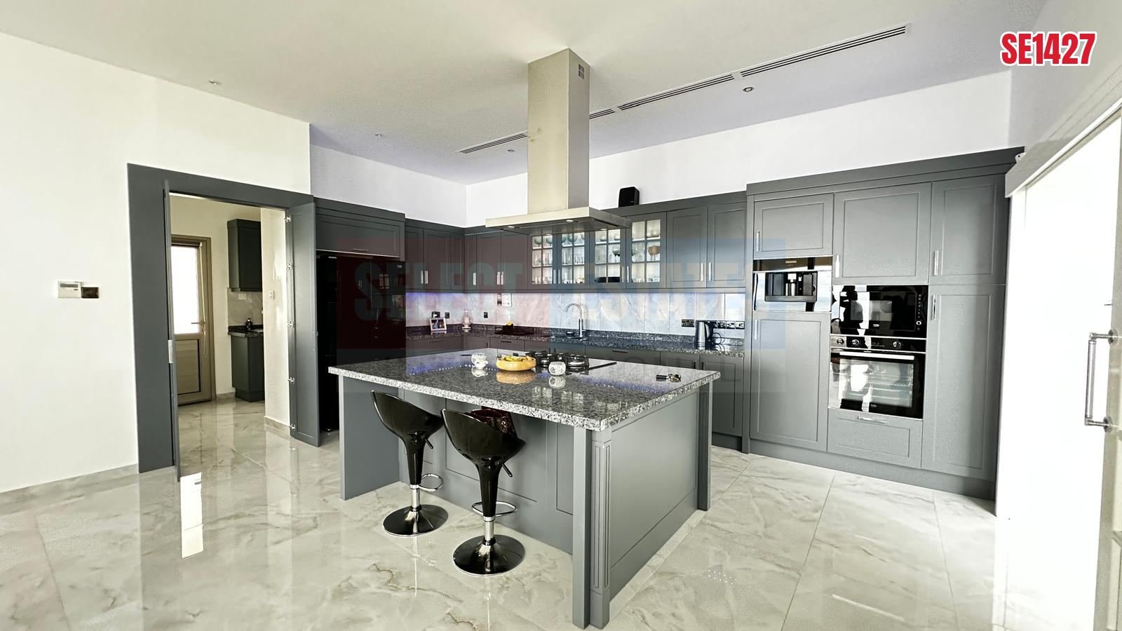 An Unrivaled Mansion at the Peak of Kyrenia
