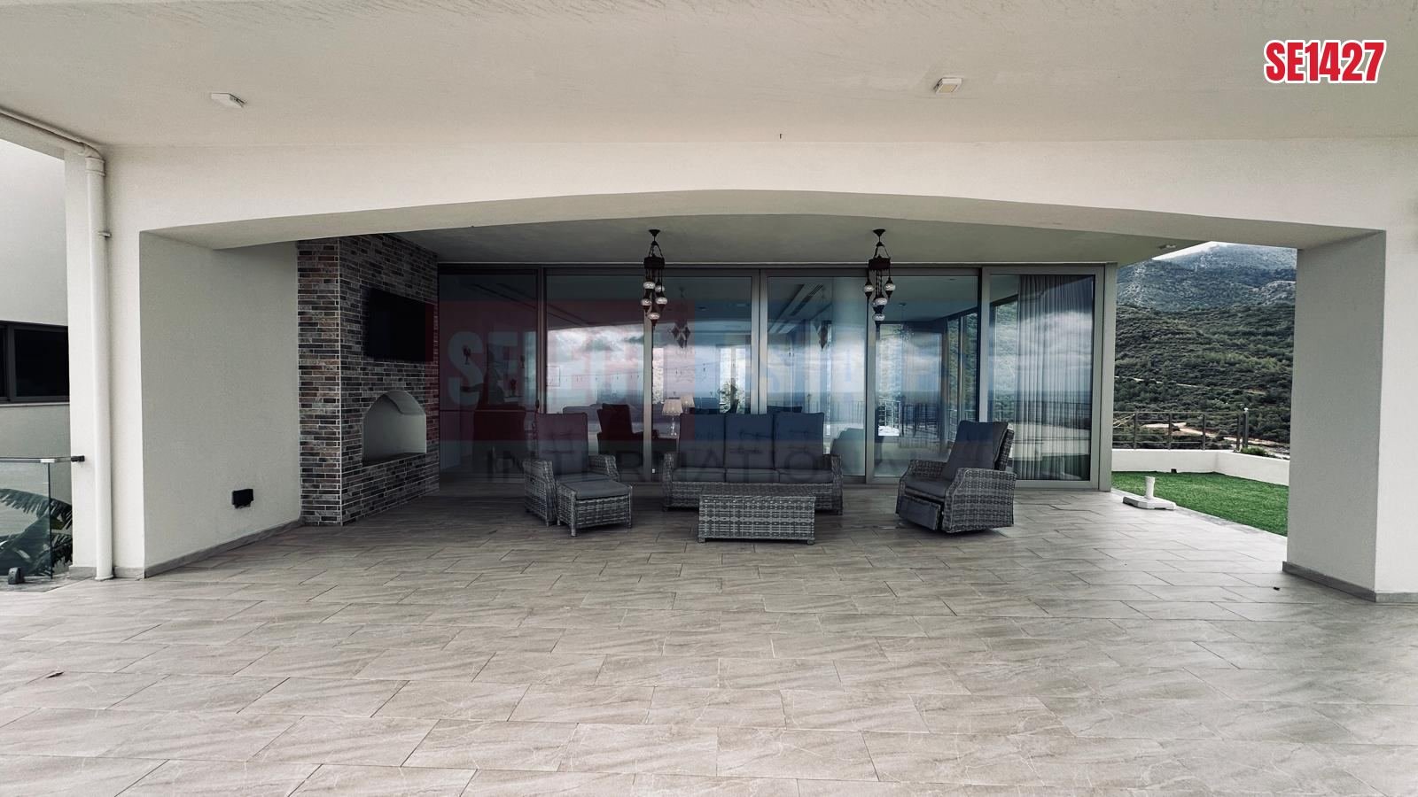 An Unrivaled Mansion at the Peak of Kyrenia