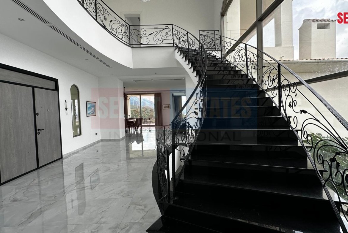 An Unrivaled Mansion at the Peak of Kyrenia