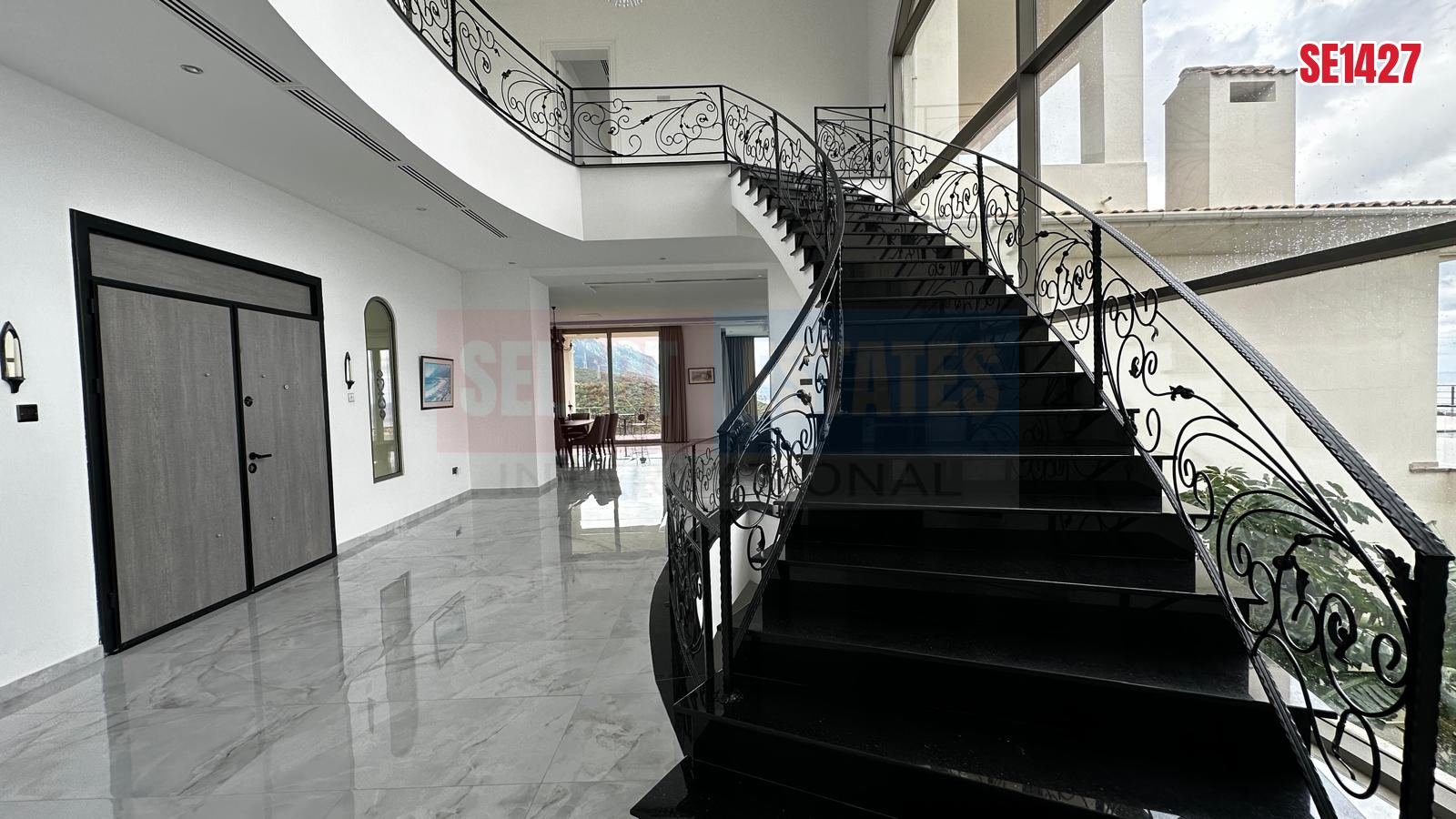 An Unrivaled Mansion at the Peak of Kyrenia
