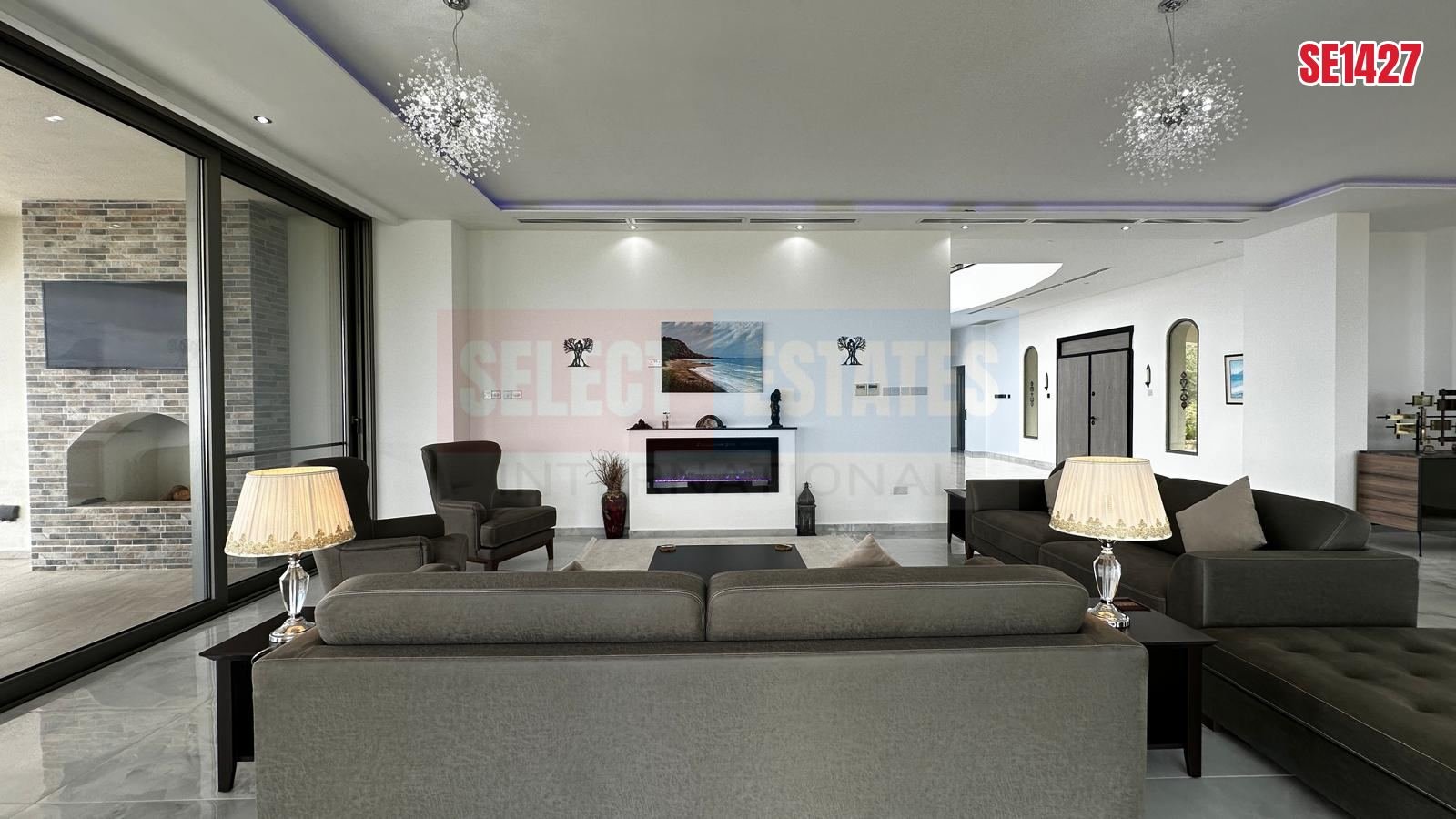 An Unrivaled Mansion at the Peak of Kyrenia