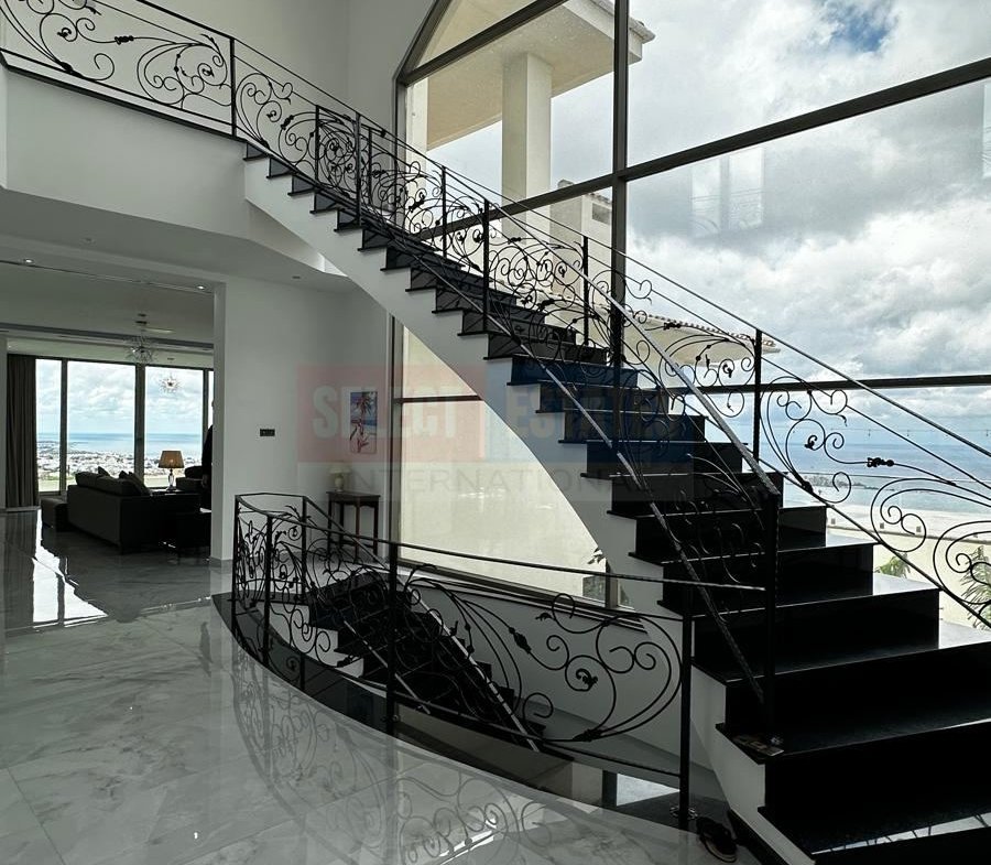 An Unrivaled Mansion at the Peak of Kyrenia