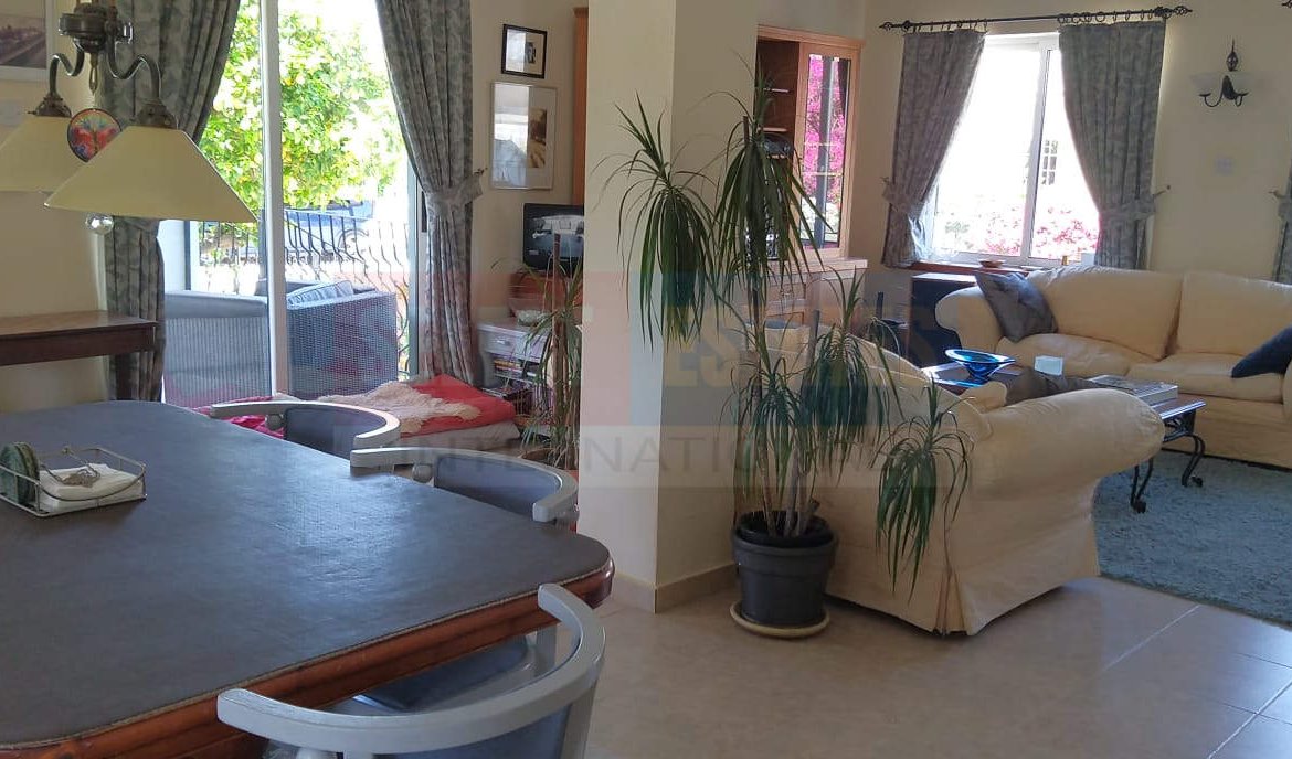 Lapta Detached Villa with Pool for Sale