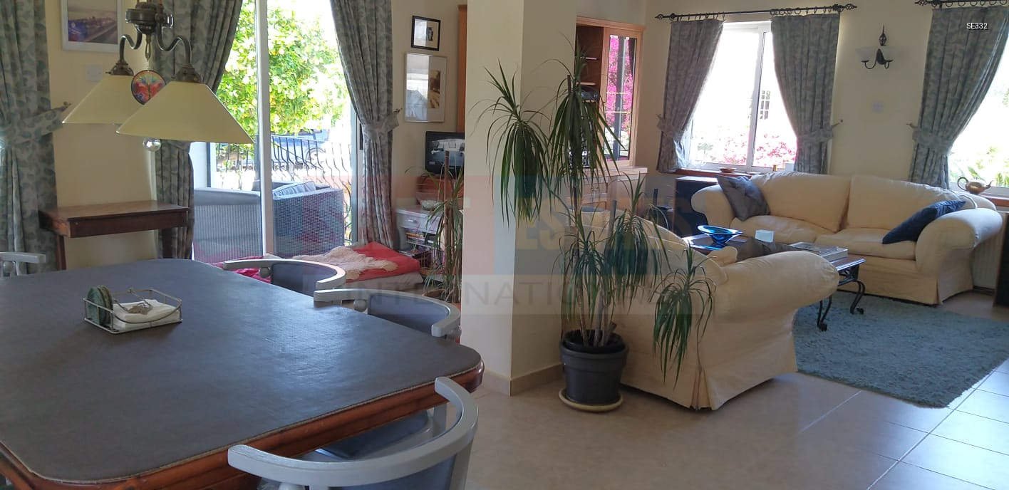 Lapta Detached Villa with Pool for Sale