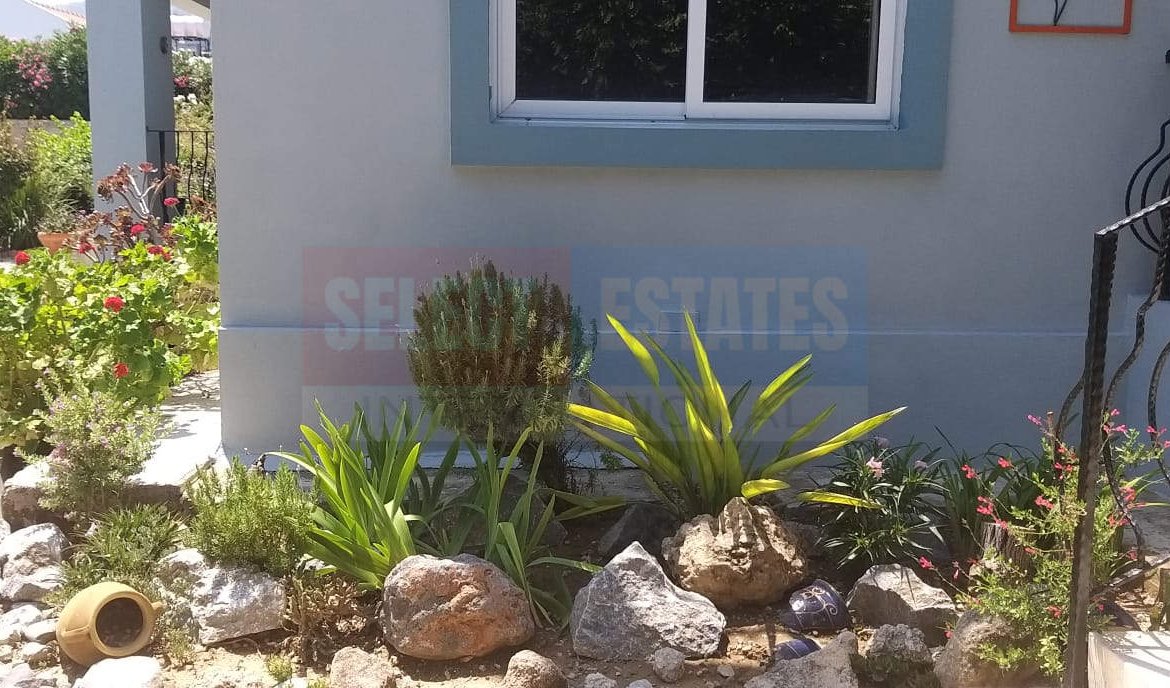 Lapta Detached Villa with Pool for Sale