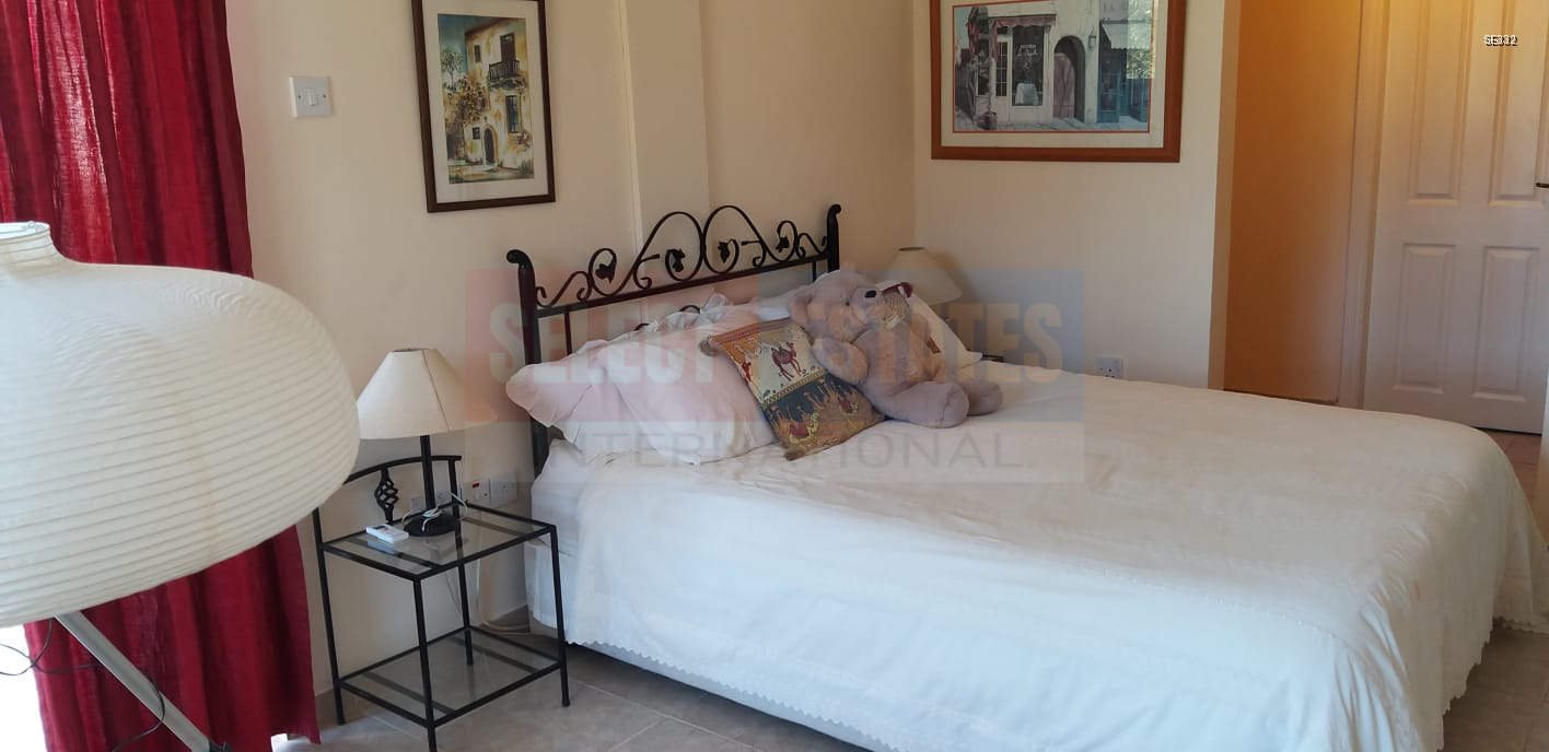 Lapta Detached Villa with Pool for Sale