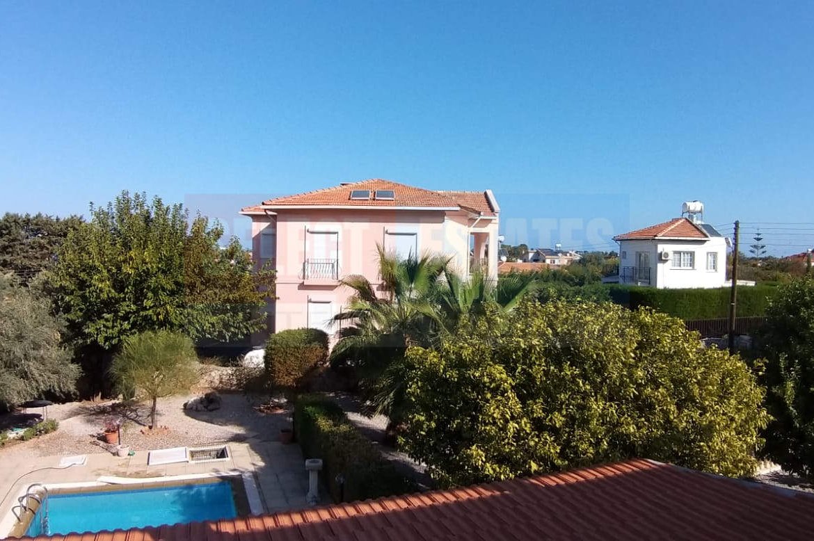 Lapta Detached Villa with Pool for Sale