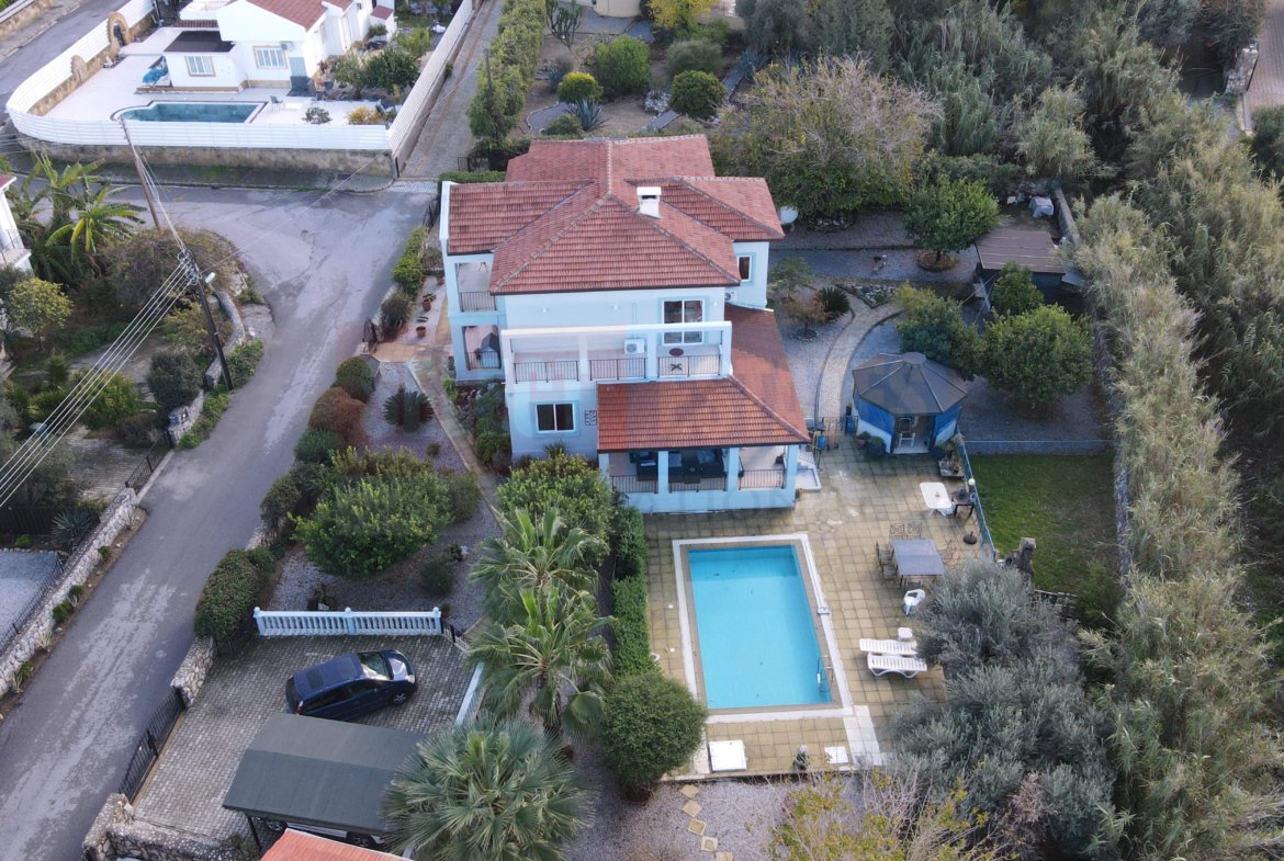 Lapta Detached Villa with Pool for Sale