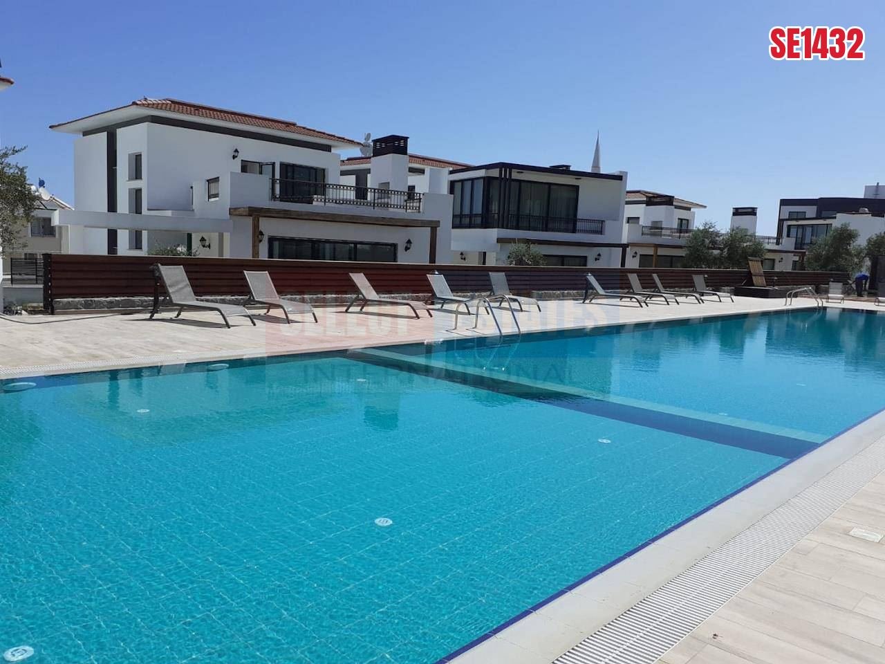 SE1432_739562d2fba2 Family-Friendly 4-Bedroom Villa for Long-Term Rent in Levantine Complex, Doğanköy