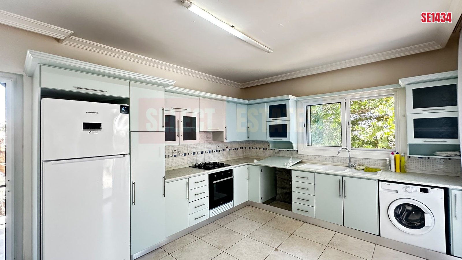 3-Bedroom Bungalow in Edremit, £1,200 Monthly Rent, North Cyprus Properties for Rent
