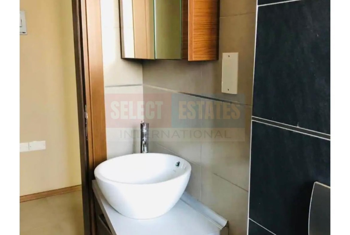 Furnished 2+1 Apartment Kyrenia Center, North Cyprus Properties for Rent