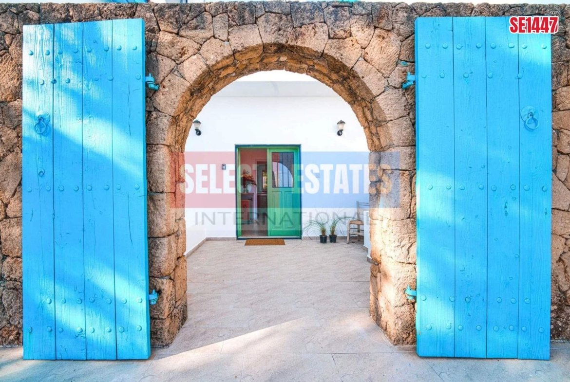 Luxury Sea View Villa Edremit, North Cyprus Properties for Rent