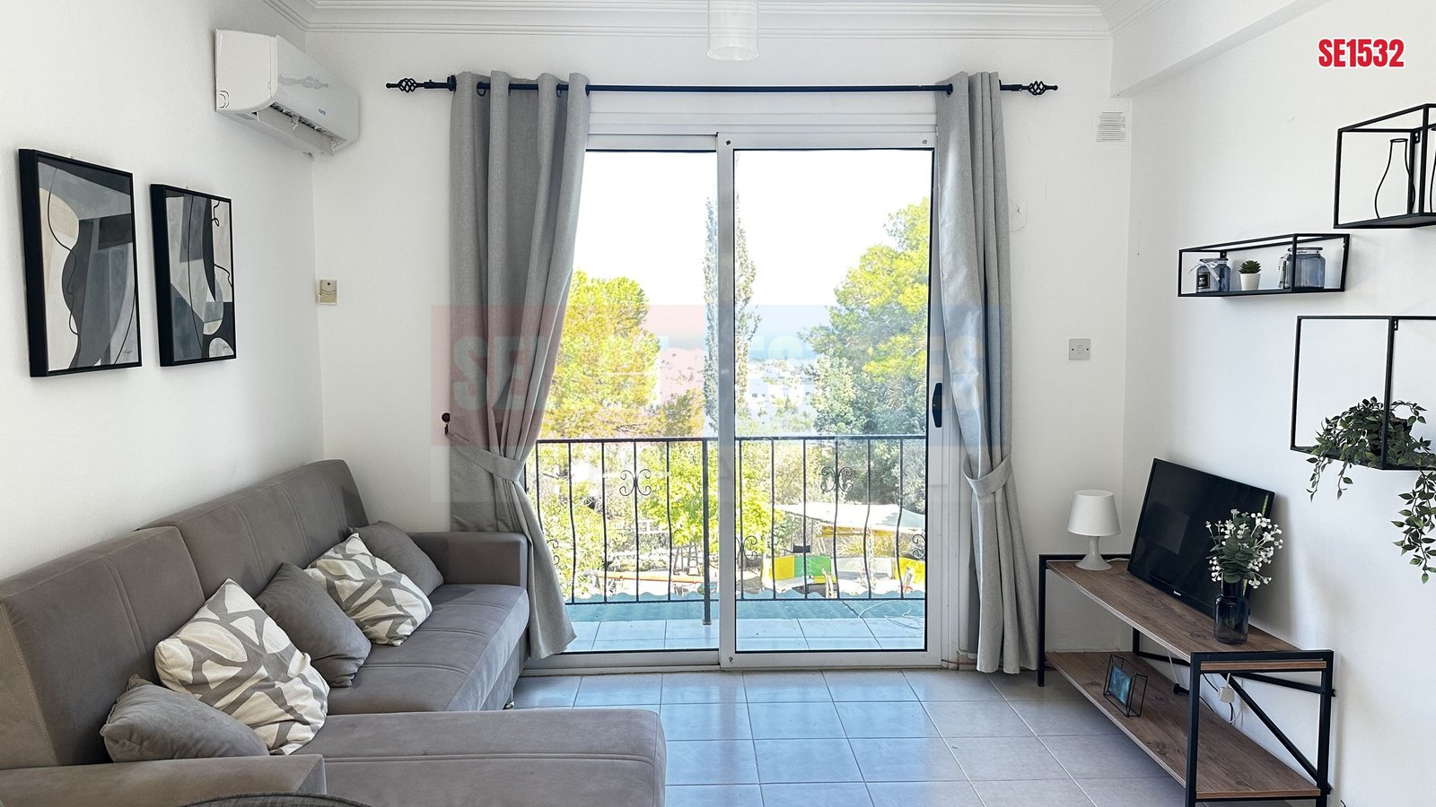 SE1532_e2a25461ae1a Sea View Kyrenia Central Apartment, North Cyprus Properties for Sale