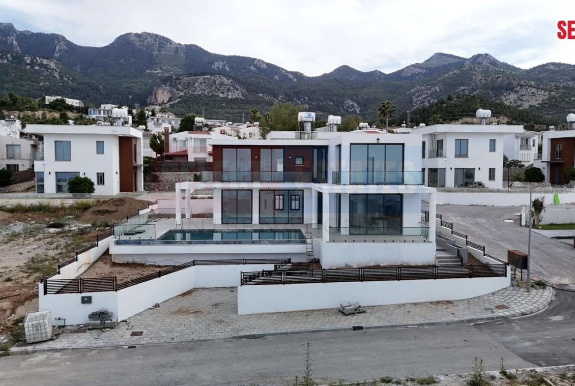 Beachfront Villa, Çatalköy, Girne, North Cyprus Properties for Sale
