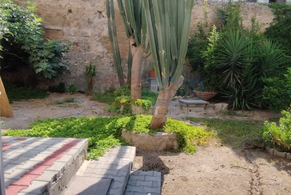 Large Garden Apartment, Kyrenia, North Cyprus Properties for Sale