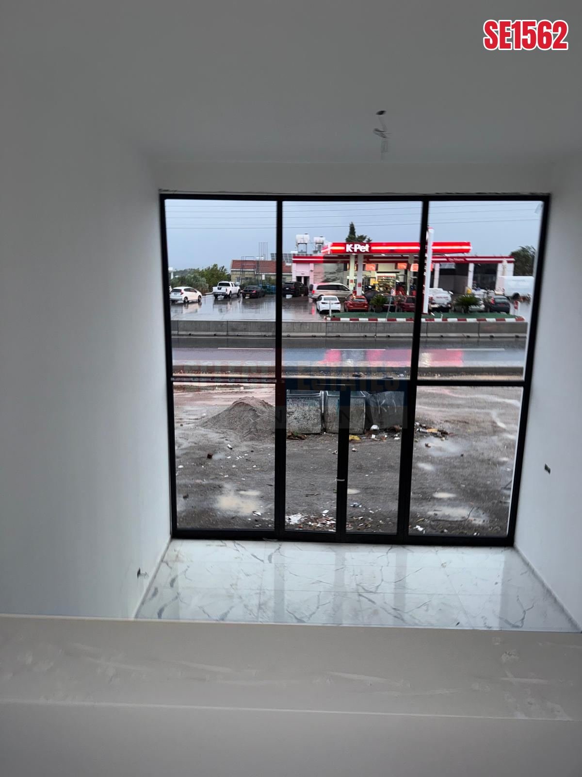SE1562_4c0cb0a83518 Spacious Shop, Catalkoy, North Cyprus Properties for Rent