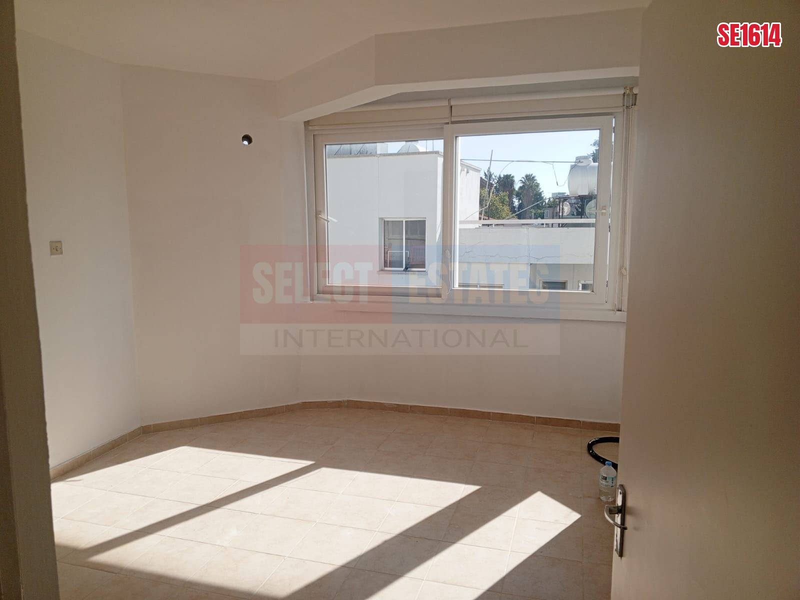 SE1614_5cbce19ed18d Central Office, Koskluciftlik, Lefkosa, North Cyprus Properties for Rent