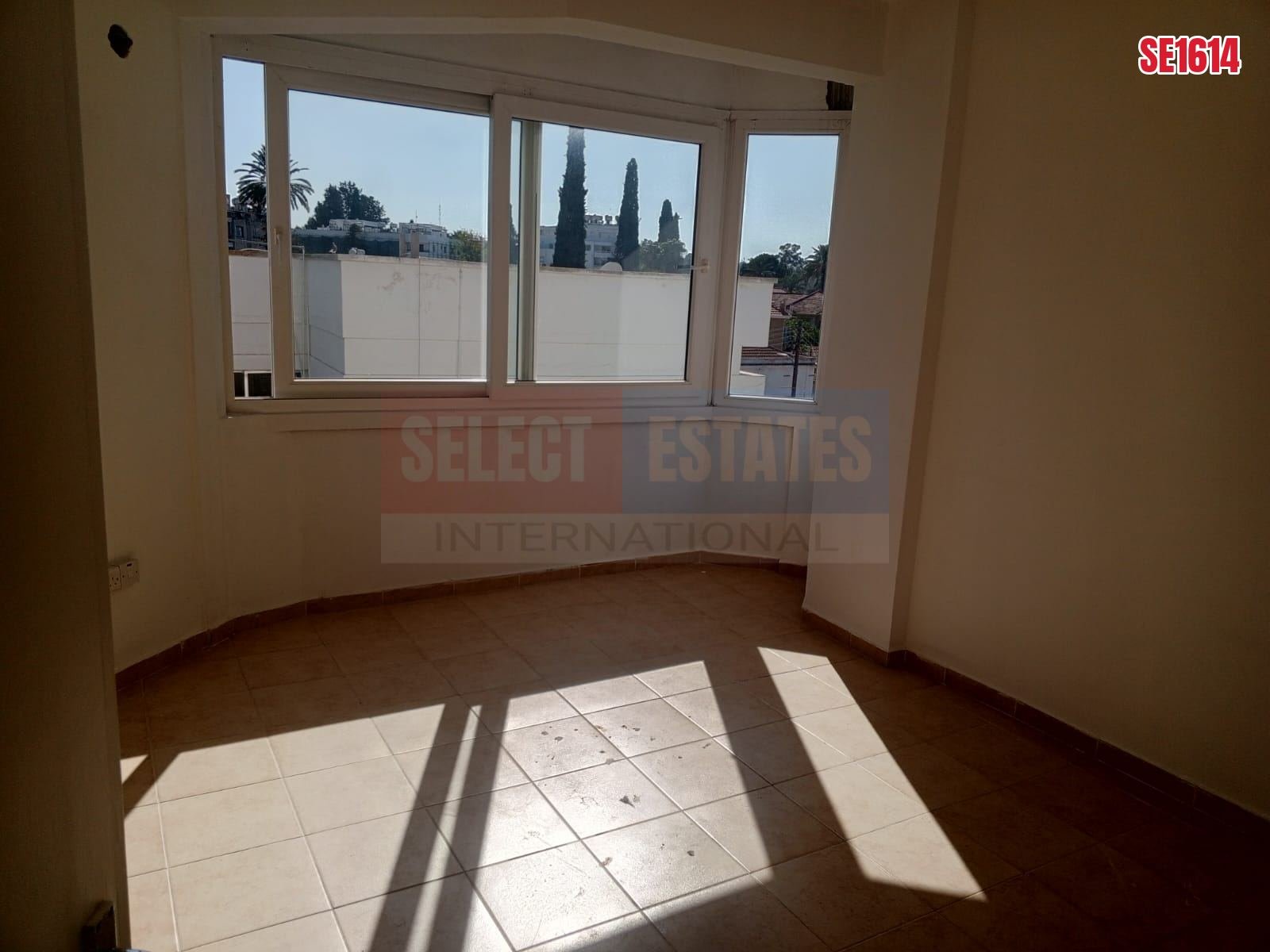 SE1614_8d1e29bf3981 Central Office, Koskluciftlik, Lefkosa, North Cyprus Properties for Rent