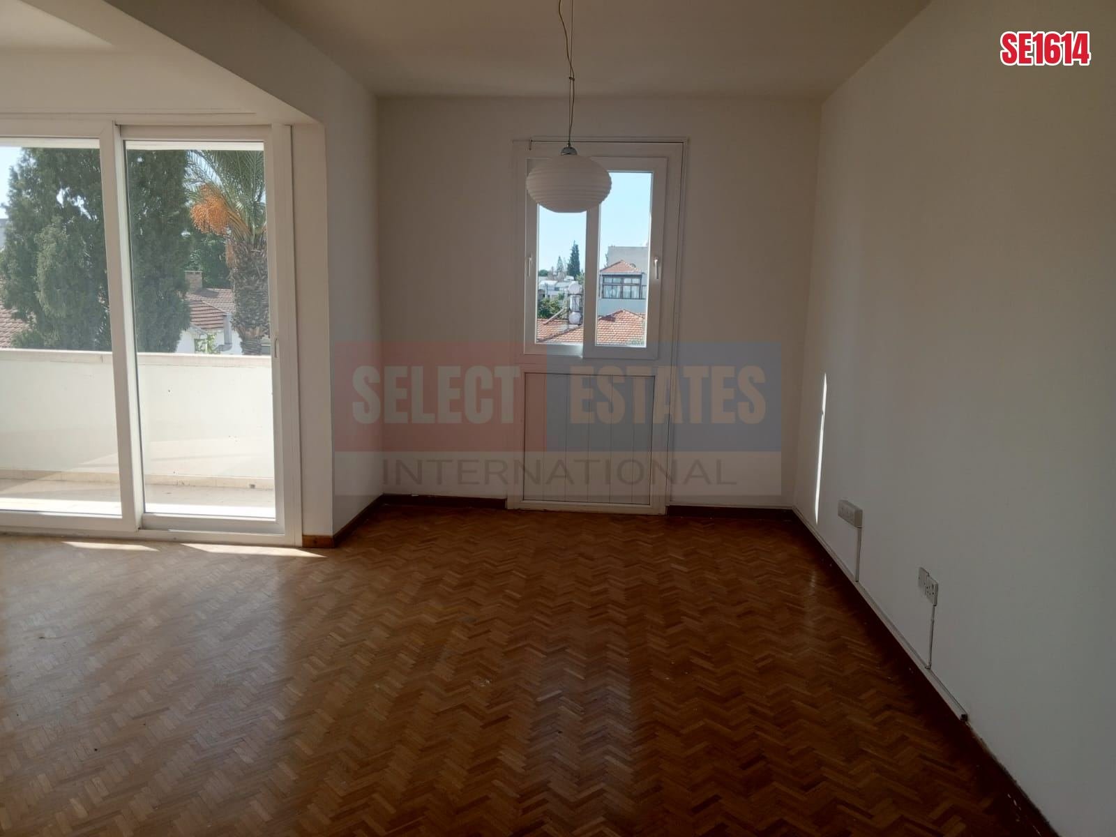 SE1614_d6a6e45f79dc Central Office, Koskluciftlik, Lefkosa, North Cyprus Properties for Rent